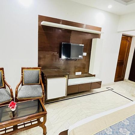 Hotel Starline Sector 28 Γκουργκάον Εξωτερικό φωτογραφία