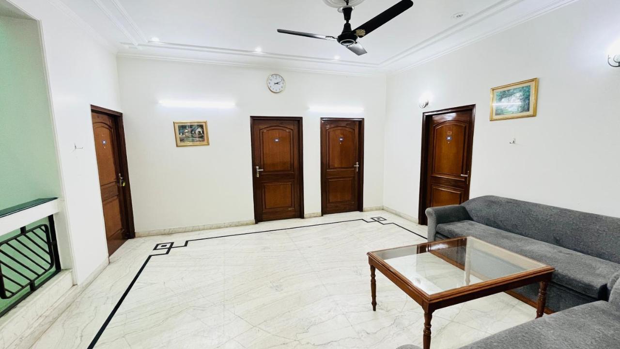 Hotel Starline Sector 28 Γκουργκάον Εξωτερικό φωτογραφία