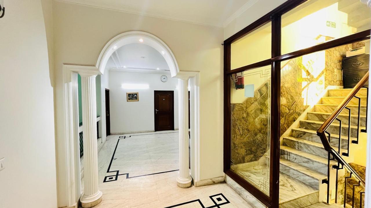 Hotel Starline Sector 28 Γκουργκάον Εξωτερικό φωτογραφία