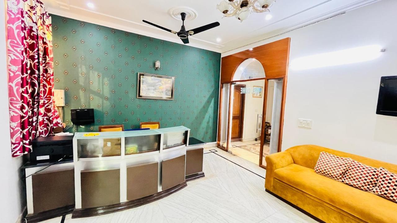 Hotel Starline Sector 28 Γκουργκάον Εξωτερικό φωτογραφία