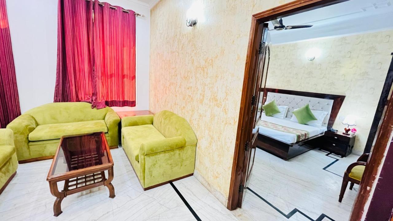 Hotel Starline Sector 28 Γκουργκάον Εξωτερικό φωτογραφία