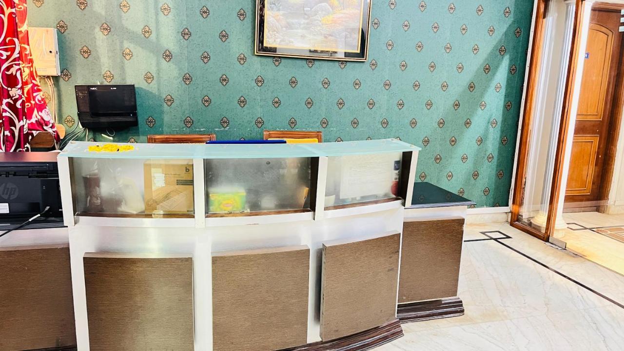 Hotel Starline Sector 28 Γκουργκάον Εξωτερικό φωτογραφία