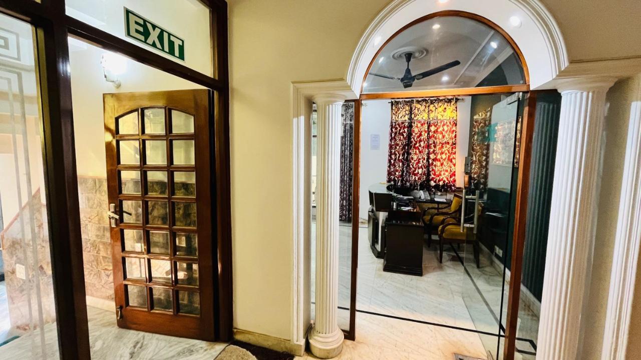Hotel Starline Sector 28 Γκουργκάον Εξωτερικό φωτογραφία