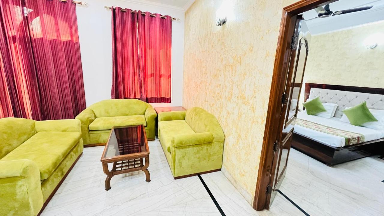 Hotel Starline Sector 28 Γκουργκάον Εξωτερικό φωτογραφία