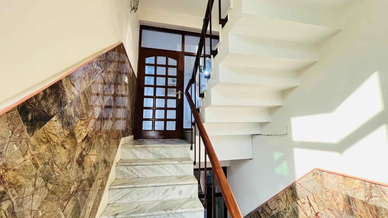 Hotel Starline Sector 28 Γκουργκάον Εξωτερικό φωτογραφία