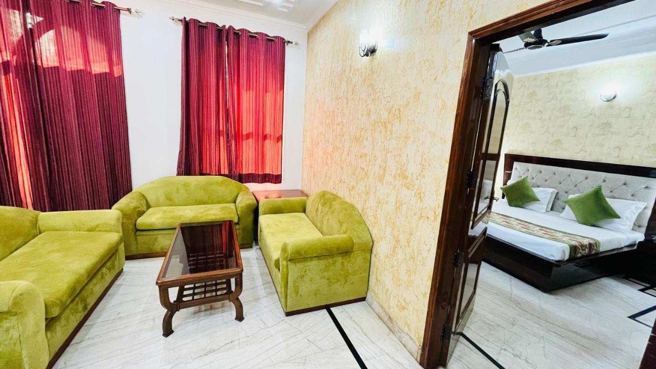 Hotel Starline Sector 28 Γκουργκάον Εξωτερικό φωτογραφία