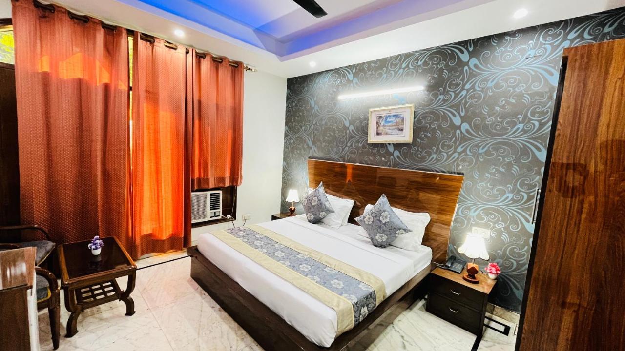 Hotel Starline Sector 28 Γκουργκάον Εξωτερικό φωτογραφία