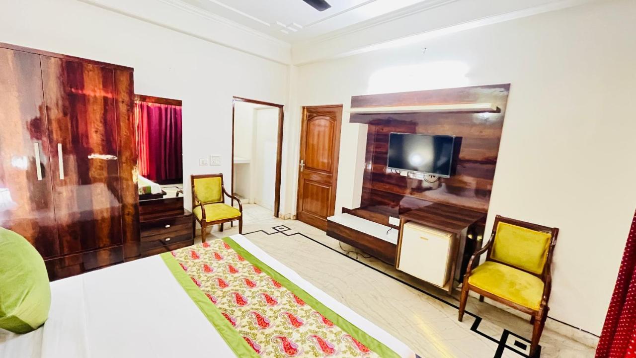 Hotel Starline Sector 28 Γκουργκάον Εξωτερικό φωτογραφία