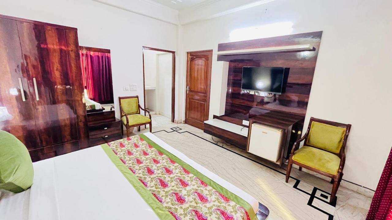 Hotel Starline Sector 28 Γκουργκάον Εξωτερικό φωτογραφία