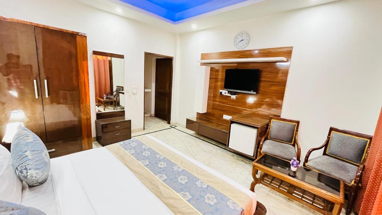 Hotel Starline Sector 28 Γκουργκάον Εξωτερικό φωτογραφία