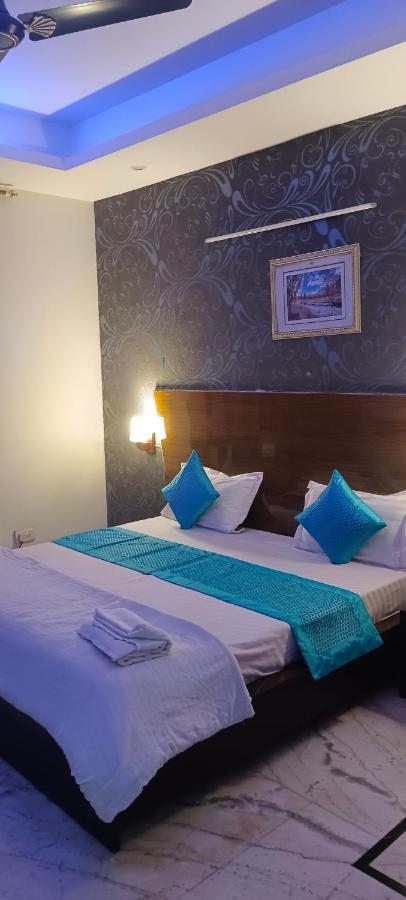 Hotel Starline Sector 28 Γκουργκάον Εξωτερικό φωτογραφία